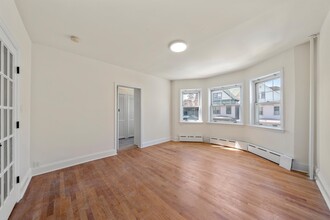 8 Cooper Pl in Weehawken, NJ - Building Photo - Building Photo