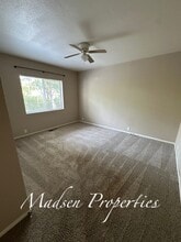 381 E 9th St in Chico, CA - Building Photo - Building Photo