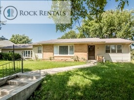 508 W Main St in Arlington, KS - Building Photo