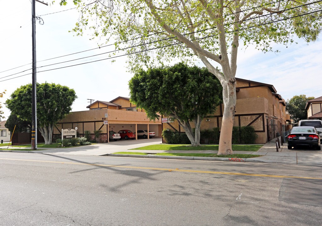Casa De Las Flores in Santa Ana, CA - Foto de edificio