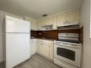 17 NE 2nd Ave in Dania Beach, FL - Building Photo - Building Photo