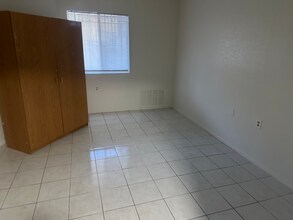 3925 Aquamarine Way in Las Vegas, NV - Building Photo - Building Photo