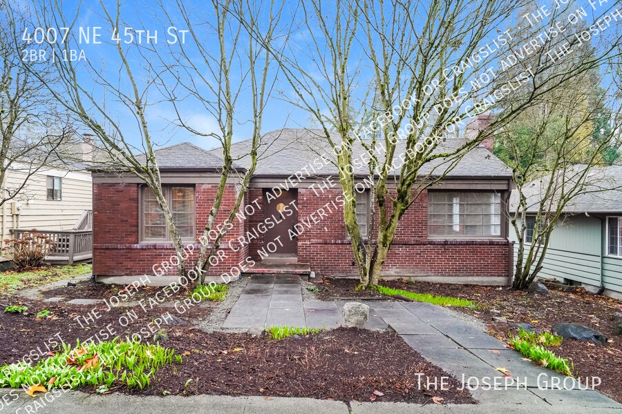 4007 NE 45th St in Seattle, WA - Building Photo