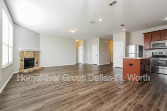 5837 Mountain Bluff Dr in Fort Worth, TX - Building Photo - Building Photo