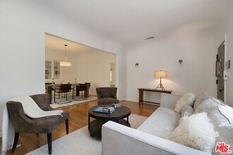 9015 Rosewood Ave in West Hollywood, CA - Building Photo - Building Photo