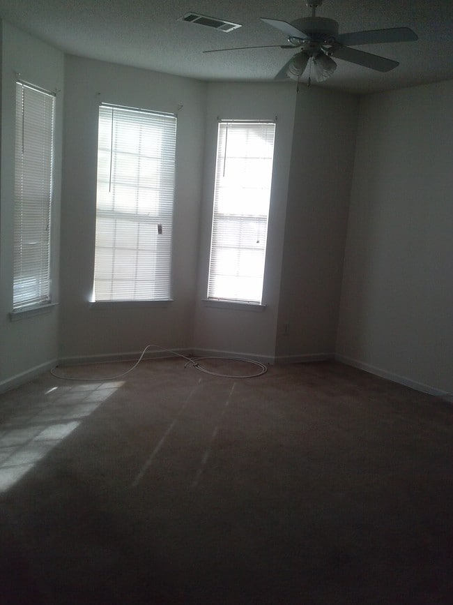 2311 Nicole Dr in Hampton, GA - Building Photo - Building Photo