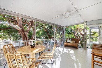 242 Bougainvillea St in Tavernier, FL - Building Photo - Building Photo