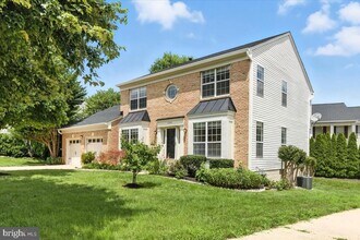 1562 Kingstream Cir in Herndon, VA - Building Photo - Building Photo