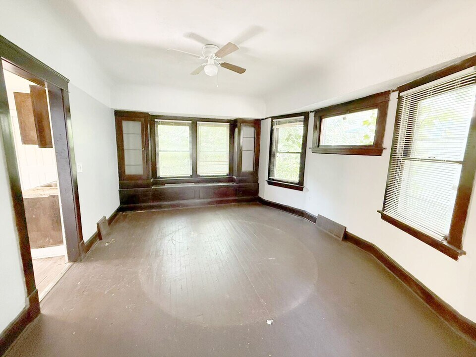 11700 Hamlen Ave in Cleveland, OH - Building Photo