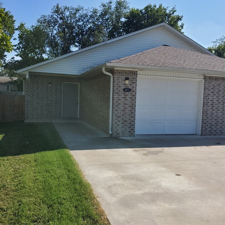 1605 Steele Ave, Unit A in Springdale, AR - Building Photo