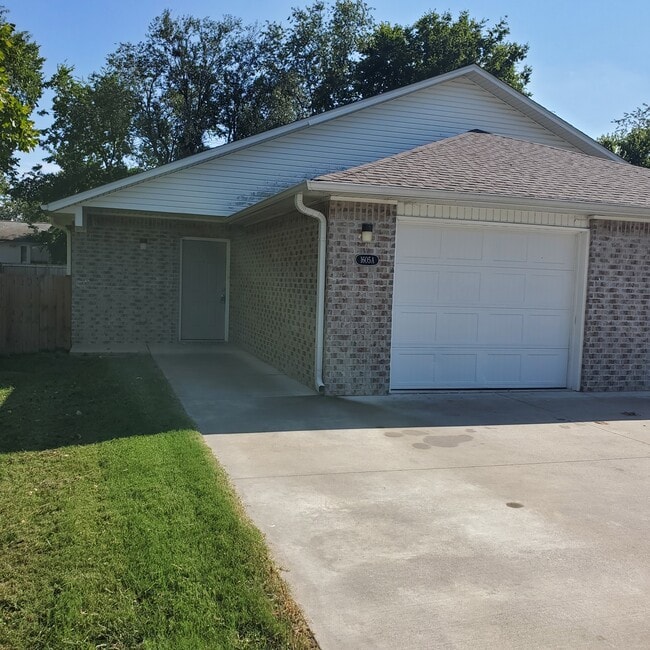 property at 1605 Steele Ave