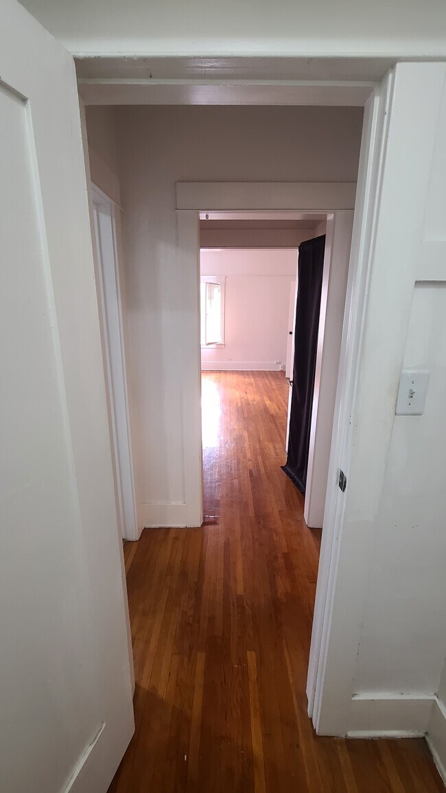 2518 Council St, Unit 2518 in Los Angeles, CA - Building Photo - Building Photo