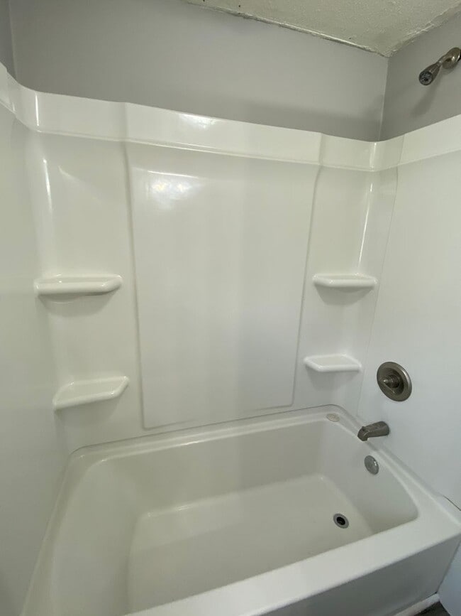 property at 719 E 15th St