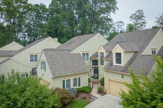 Villas At Hobbit's Glen in Columbia, MD - Building Photo - Building Photo