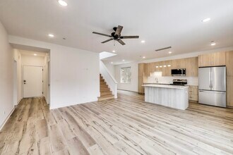 5126 S Kenwood Ave, Unit 301 in Chicago, IL - Building Photo - Building Photo