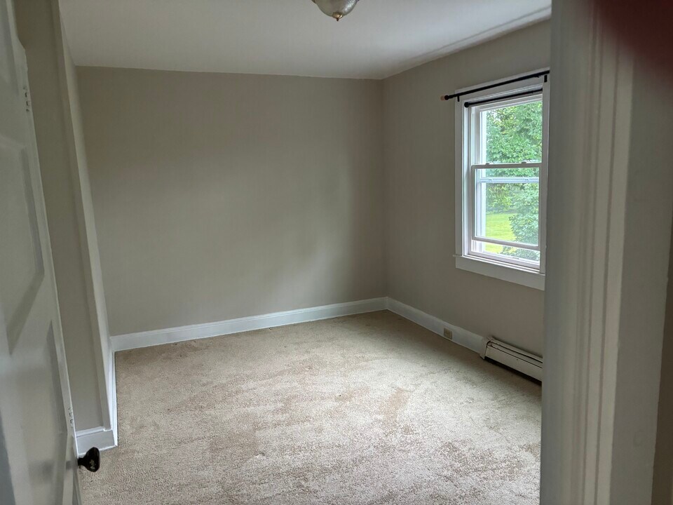 49 South St, Unit 2W in Cromwell, CT - Building Photo