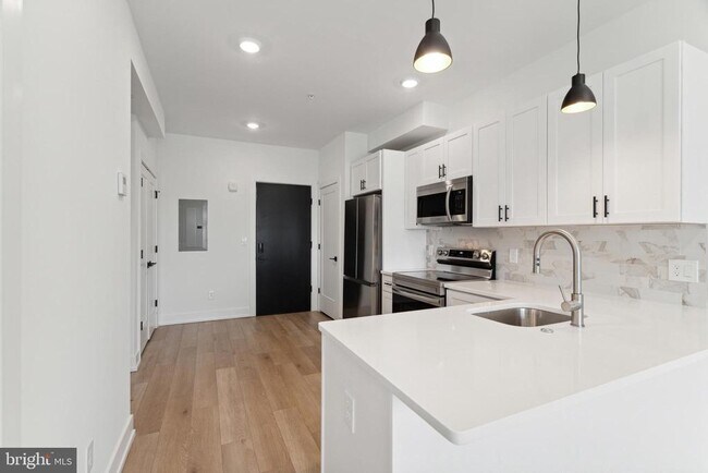 901 Leland St in Philadelphia, PA - Building Photo - Building Photo