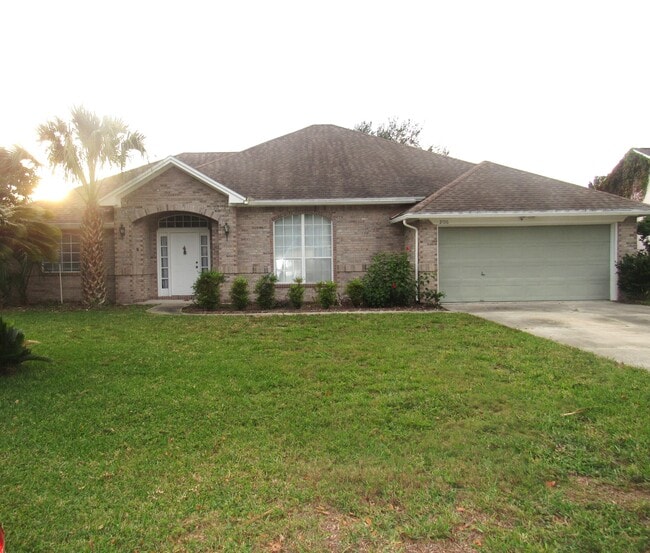 property at 2106 Forest Gate Dr E