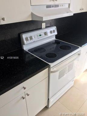 17031 NE 21st Ave-Unit -2 in North Miami Beach, FL - Building Photo