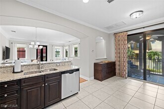 9066 Albion Ln N in Naples, FL - Foto de edificio - Building Photo