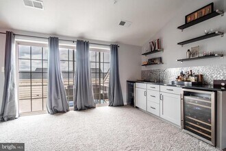 22567 Naugatuck Square in Ashburn, VA - Building Photo - Building Photo