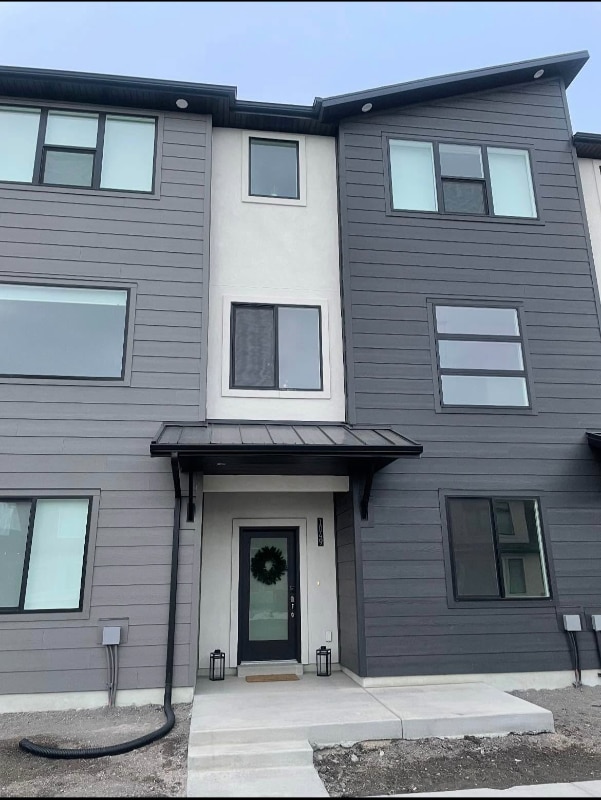 property at 1049 W 550 S