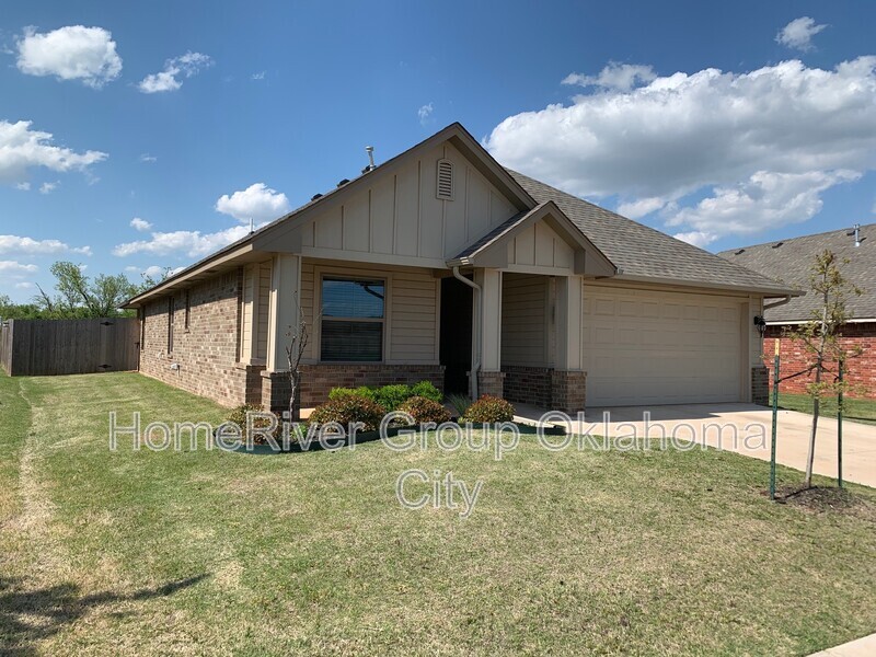 14105 Northwood Village Dr in Piedmont, OK - Building Photo