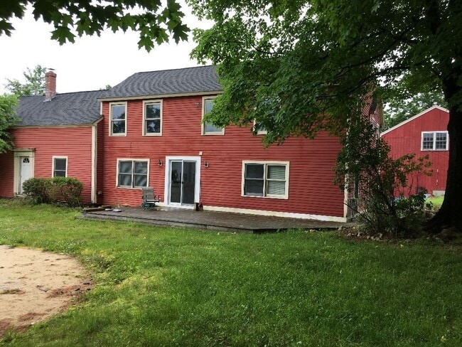37 Whitehall Rd in Hooksett, NH - Building Photo - Building Photo