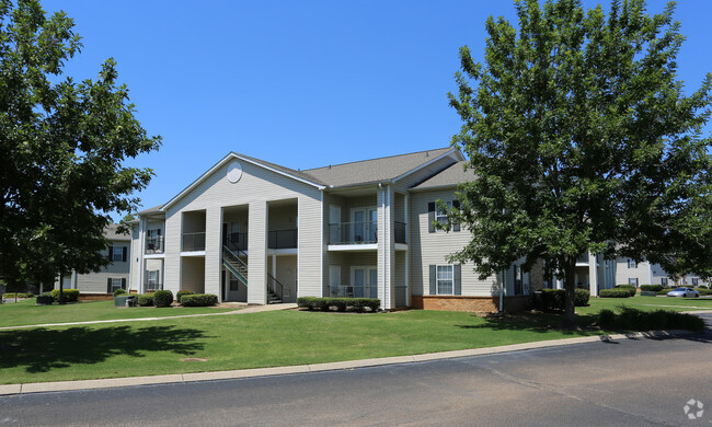 Indian Run Estates in Pearl, MS - Building Photo