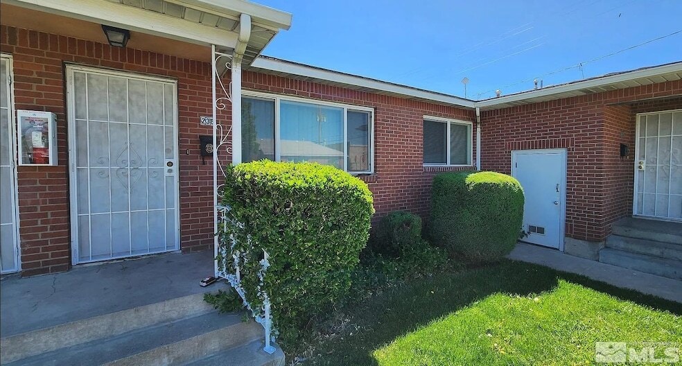 238 18th St in Sparks, NV - Foto de edificio