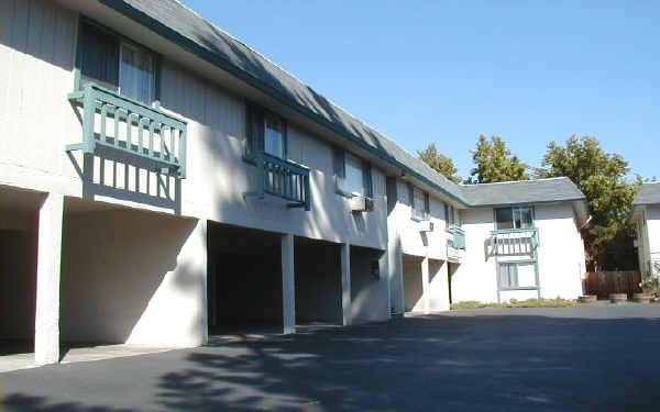 534-536 Humboldt St in Santa Rosa, CA - Building Photo