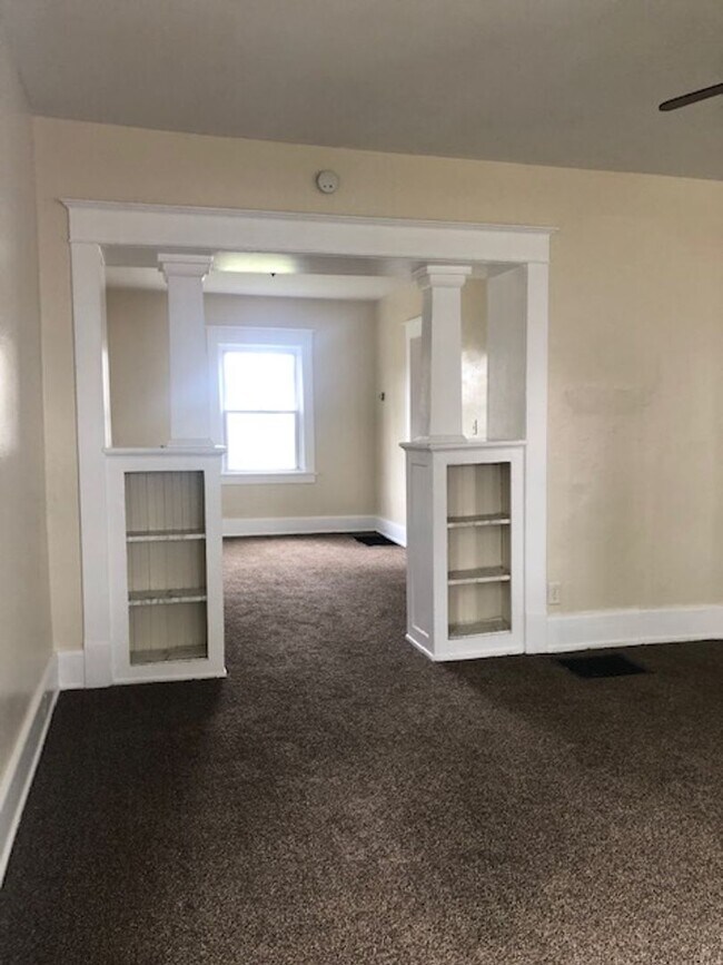 3827 Lockwood Ave-Unit -REAR in Toledo, OH - Building Photo - Building Photo