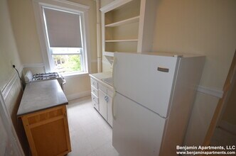 3 Egremont Rd, Unit 12 in Boston, MA - Building Photo - Building Photo