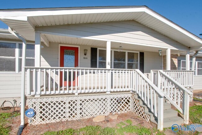 466 Warrenton Shores Dr in Guntersville, AL - Building Photo - Building Photo