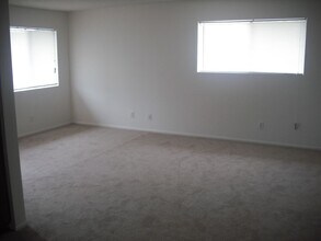 2560 Sextant Ave in Port Hueneme, CA - Building Photo - Building Photo