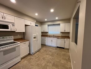 25981 Coombe Hill Dr in Menifee, CA - Building Photo - Building Photo