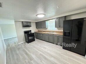 7514 Birchwood Dr in Port Richey, FL - Building Photo - Building Photo