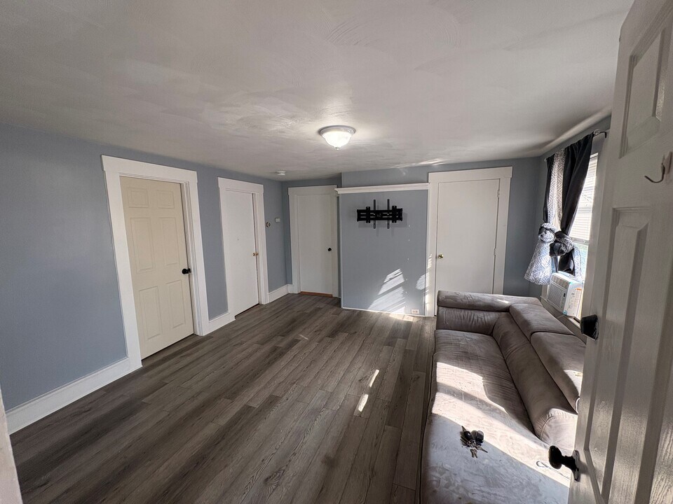10 Morton St, Unit Unit 1 in Taunton, MA - Foto de edificio