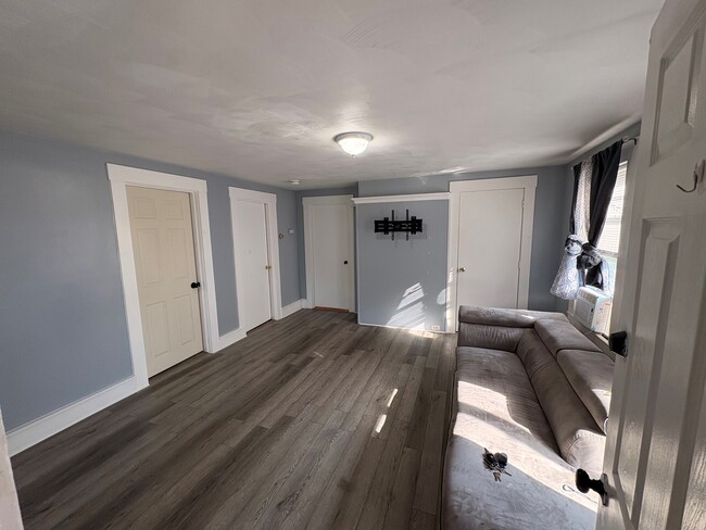 10 Morton St, Unit 1