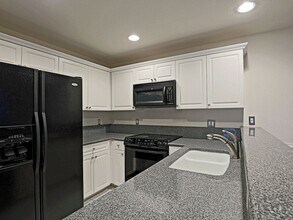 5264 Cedarbend Dr in Ft. Myers, FL - Building Photo - Building Photo