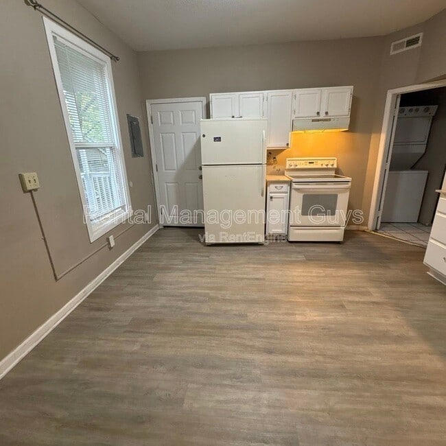 property at 2935 N Aldrich Ave