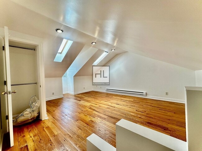 No Fee! Sun-Drenched 2-Bedroom Duplex with in Queens, NY - Building Photo - Building Photo