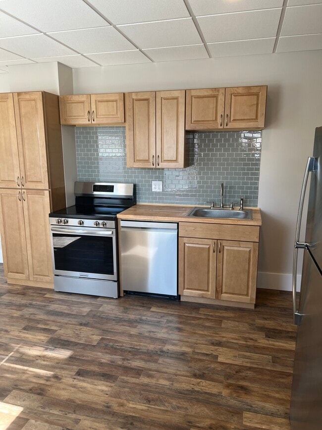 75 Boynton St, Unit 2 in Manchester, NH - Building Photo - Building Photo