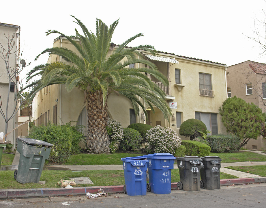 428 N Orange Grove Ave in Los Angeles, CA - Building Photo