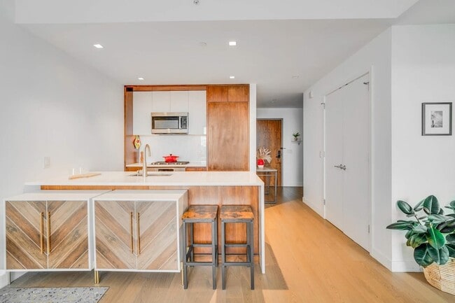 property at 75 Park Ln S