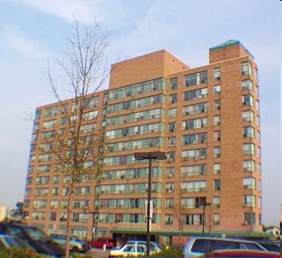 Scarlett Manor in Toronto, ON - Building Photo - Building Photo