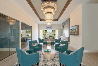 Emerald Bay in Hialeah, FL - Foto de edificio - Building Photo