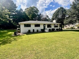 541 N Pine St in Wendell, NC - Building Photo