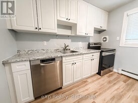 342 Kiwanis Park Dr in London, ON - Building Photo