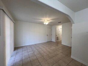 9802 Cantera Ct in Laredo, TX - Building Photo - Building Photo